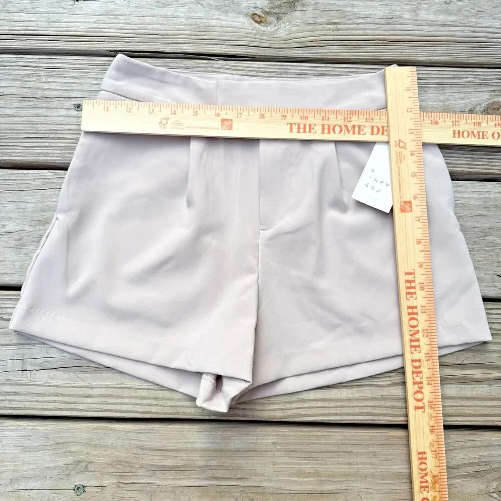 A New Day Women's Size 4 Shorts Beige High Rise Stretch Recycled Polyester